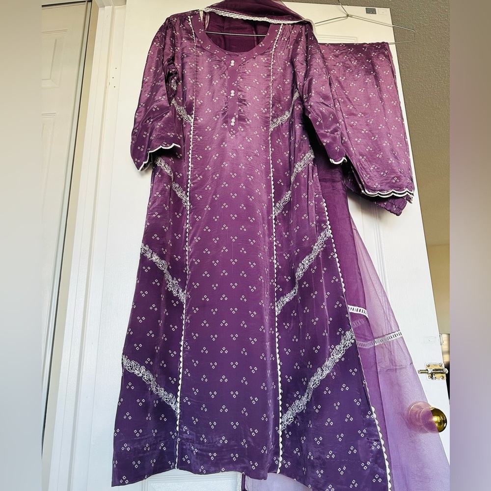 Beautiful brand new boutique suit
